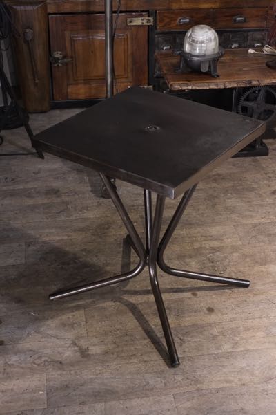 meuble industriel table bistrot